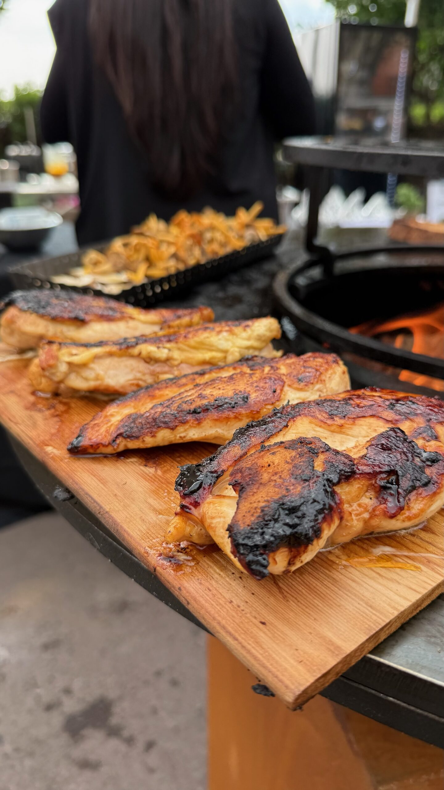 Le retour du feu : comment le brasero réinvente la cuisine française